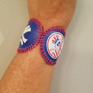 New York Yankees Souvenir Baseball Cuff Bracelet